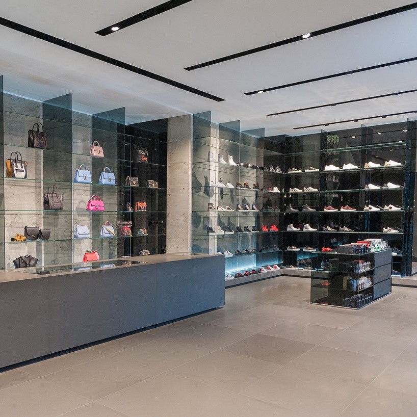 Flagship_Store_Legnano_1.jpg